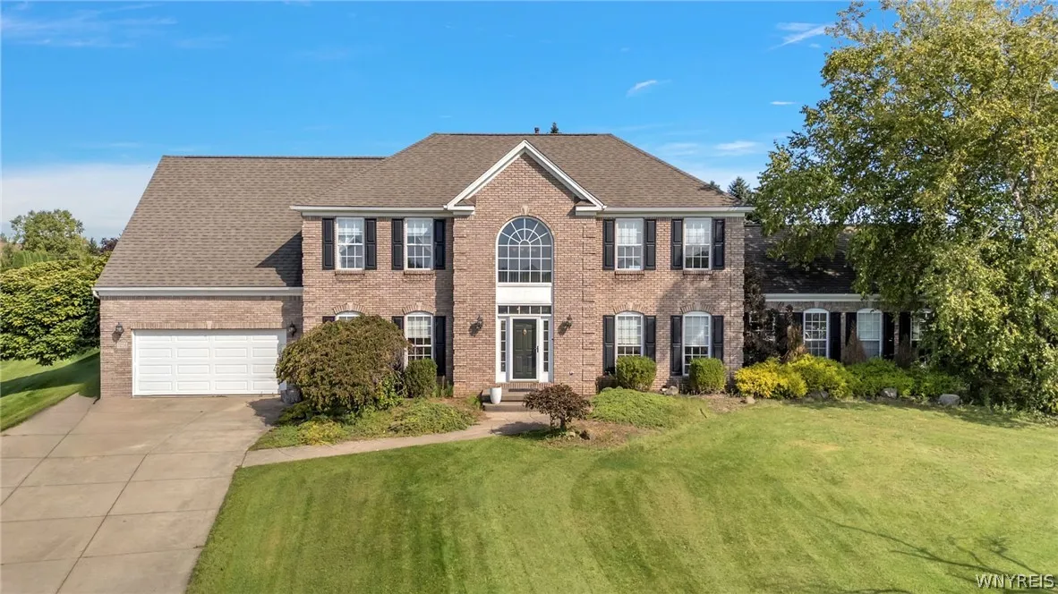 7256 Edgewater Circle, Pendleton, New York 14120, Pendleton, New York 14120, 6 Bedroom Bedrooms, 18 Room Rooms,3 BathroomBathrooms,Residential,For Sale,7256 Edgewater Circle, Pendleton, New York 14120,0,B1717810
