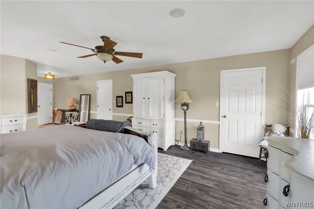 7256 Edgewater Circle, Pendleton, New York 14120, Pendleton, New York 14120, 6 Bedroom Bedrooms, 18 Room Rooms,3 BathroomBathrooms,Residential,For Sale,7256 Edgewater Circle, Pendleton, New York 14120,0,B1717810
