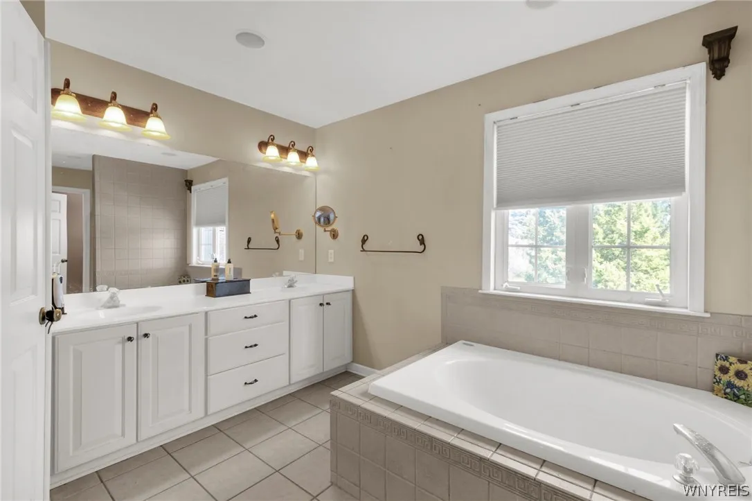 7256 Edgewater Circle, Pendleton, New York 14120, Pendleton, New York 14120, 6 Bedroom Bedrooms, 18 Room Rooms,3 BathroomBathrooms,Residential,For Sale,7256 Edgewater Circle, Pendleton, New York 14120,0,B1717810