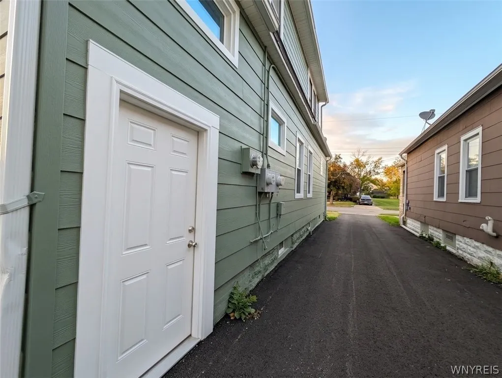 9 Alma Avenue, Buffalo, New York 14215, Buffalo, New York 14215, 5 Bedroom Bedrooms, ,2 BathroomBathrooms,Residential,For Sale,9 Alma Avenue, Buffalo, New York 14215,0,B1717554