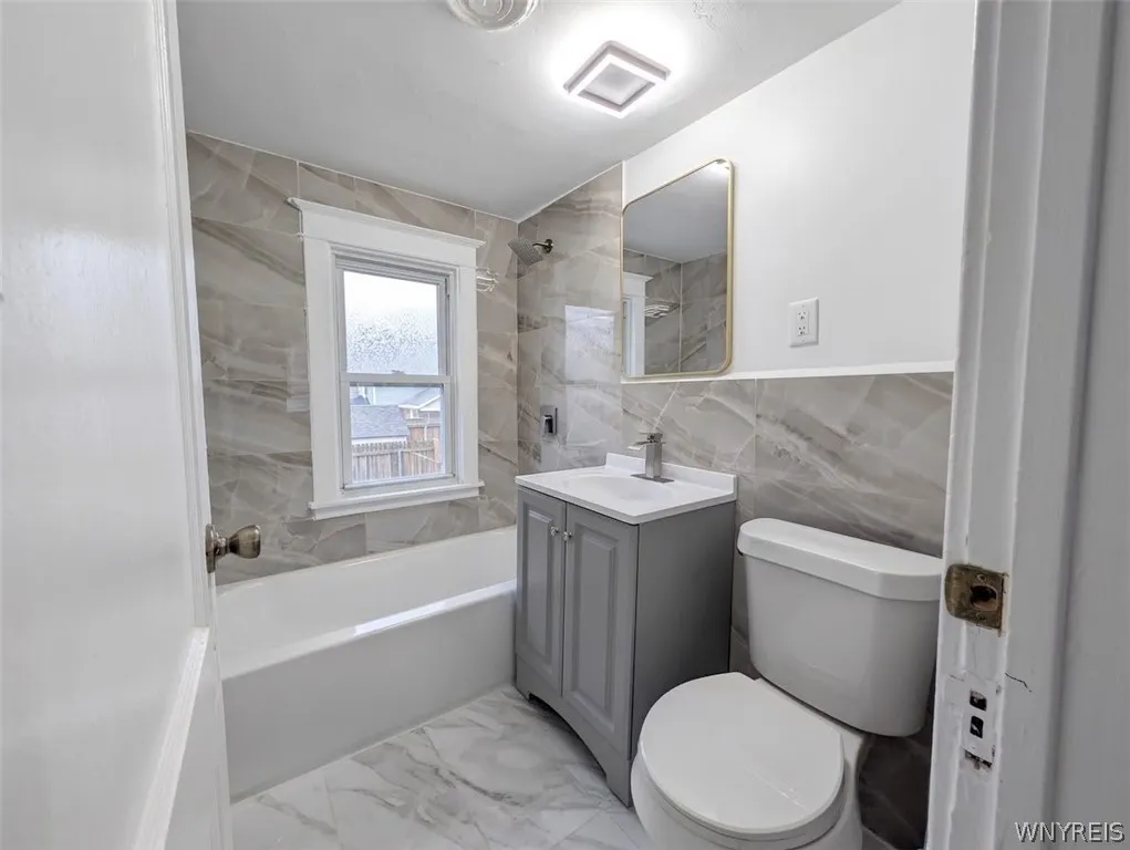 9 Alma Avenue, Buffalo, New York 14215, Buffalo, New York 14215, 5 Bedroom Bedrooms, ,2 BathroomBathrooms,Residential,For Sale,9 Alma Avenue, Buffalo, New York 14215,0,B1717554