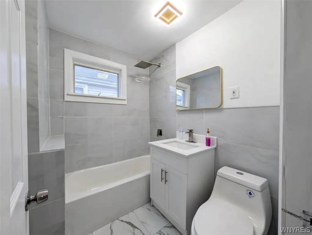 9 Alma Avenue, Buffalo, New York 14215, Buffalo, New York 14215, 5 Bedroom Bedrooms, ,2 BathroomBathrooms,Residential,For Sale,9 Alma Avenue, Buffalo, New York 14215,0,B1717554