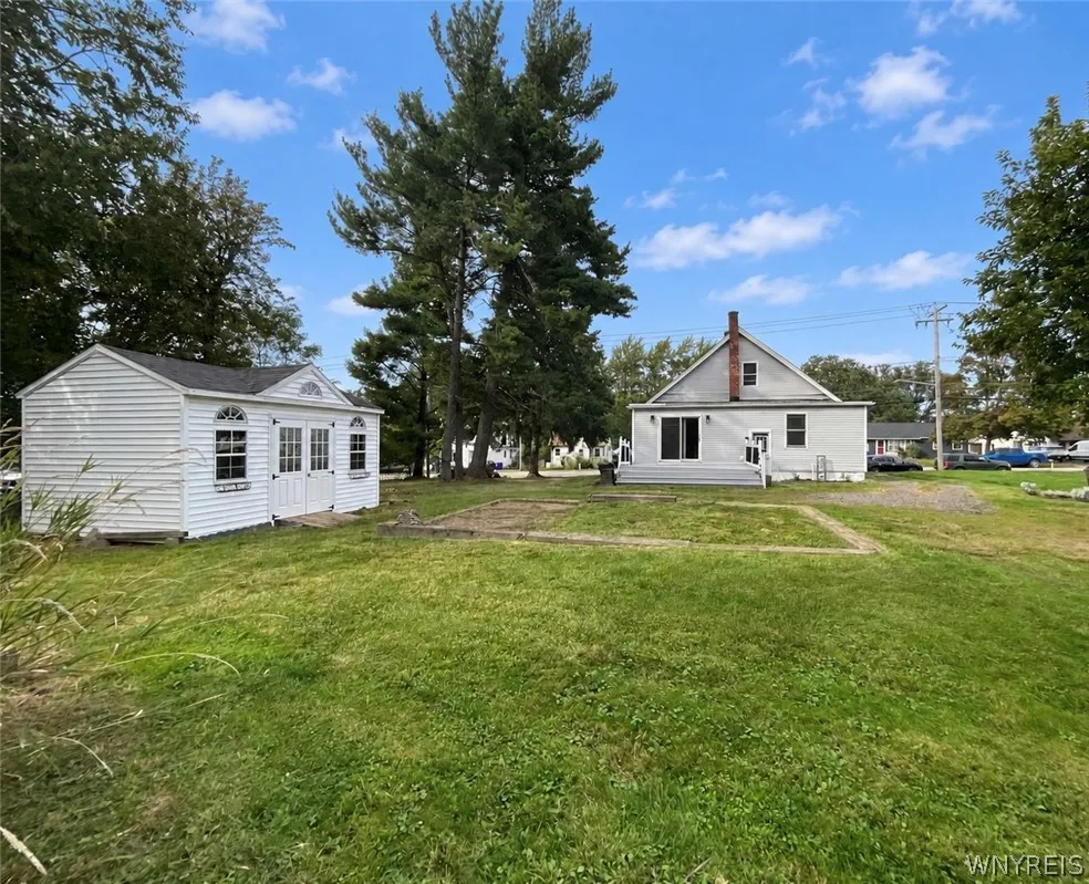 5427 Berg Road, Orchard Park, New York 14218, Orchard Park, New York 14218, 4 Bedroom Bedrooms, 7 Room Rooms,1 BathroomBathrooms,Residential,For Sale,5427 Berg Road, Orchard Park, New York 14218,0,B1718181