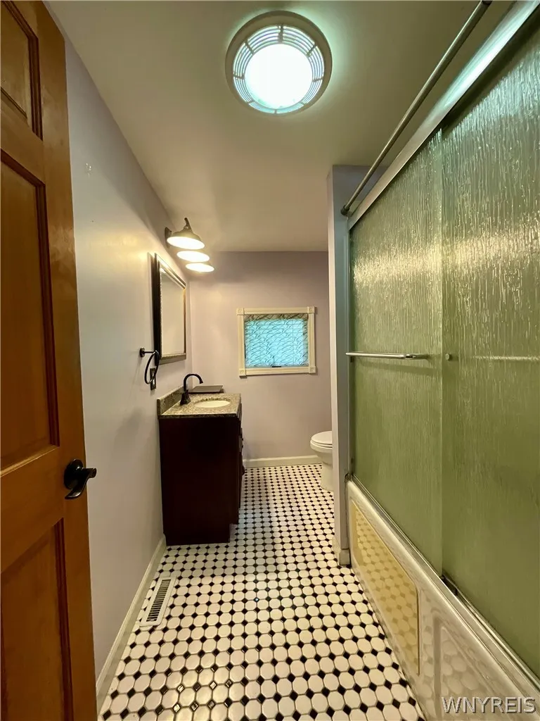 5427 Berg Road, Orchard Park, New York 14218, Orchard Park, New York 14218, 4 Bedroom Bedrooms, 7 Room Rooms,1 BathroomBathrooms,Residential,For Sale,5427 Berg Road, Orchard Park, New York 14218,0,B1718181