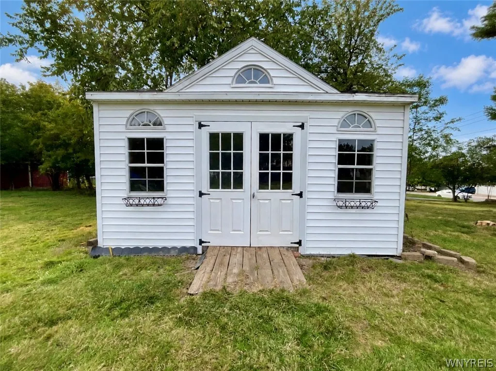 5427 Berg Road, Orchard Park, New York 14218, Orchard Park, New York 14218, 4 Bedroom Bedrooms, 7 Room Rooms,1 BathroomBathrooms,Residential,For Sale,5427 Berg Road, Orchard Park, New York 14218,0,B1718181