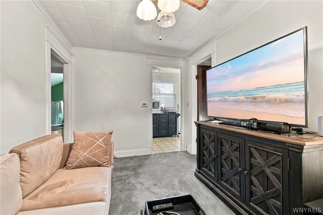 Upper Apartment
