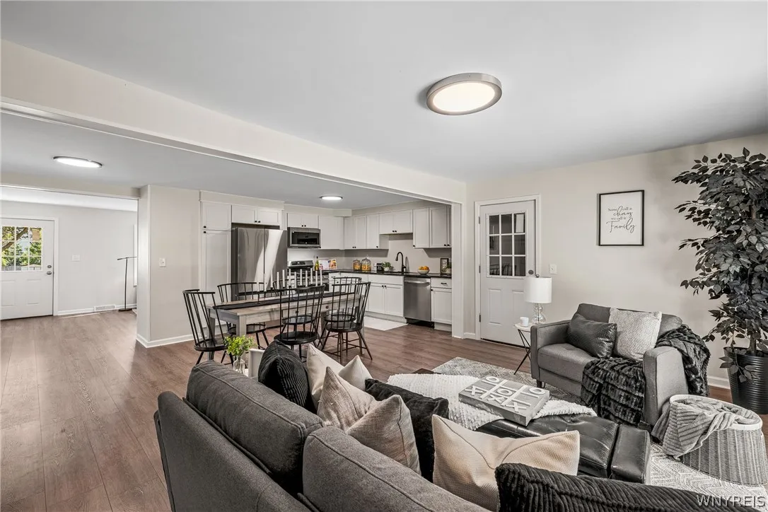 180 Summit Avenue, Orchard Park, New York 14127, Orchard Park, New York 14127, 3 Bedroom Bedrooms, 5 Room Rooms,1 BathroomBathrooms,Residential,For Sale,180 Summit Avenue, Orchard Park, New York 14127,0,B1718358
