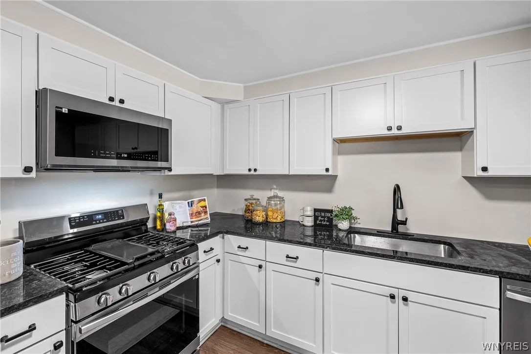 180 Summit Avenue, Orchard Park, New York 14127, Orchard Park, New York 14127, 3 Bedroom Bedrooms, 5 Room Rooms,1 BathroomBathrooms,Residential,For Sale,180 Summit Avenue, Orchard Park, New York 14127,0,B1718358