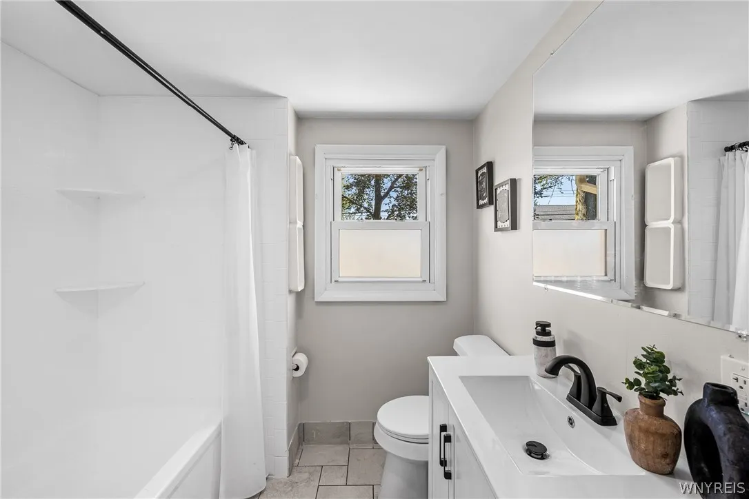180 Summit Avenue, Orchard Park, New York 14127, Orchard Park, New York 14127, 3 Bedroom Bedrooms, 5 Room Rooms,1 BathroomBathrooms,Residential,For Sale,180 Summit Avenue, Orchard Park, New York 14127,0,B1718358