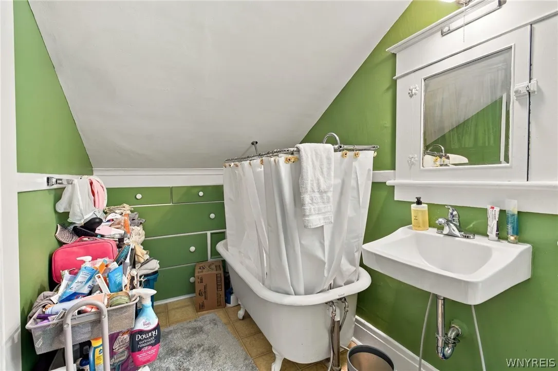 205 Norwalk Avenue, Buffalo, New York 14216, Buffalo, New York 14216, 3 Bedroom Bedrooms, 10 Room Rooms,2 BathroomBathrooms,Residential,For Sale,205 Norwalk Avenue, Buffalo, New York 14216,0,B1718212