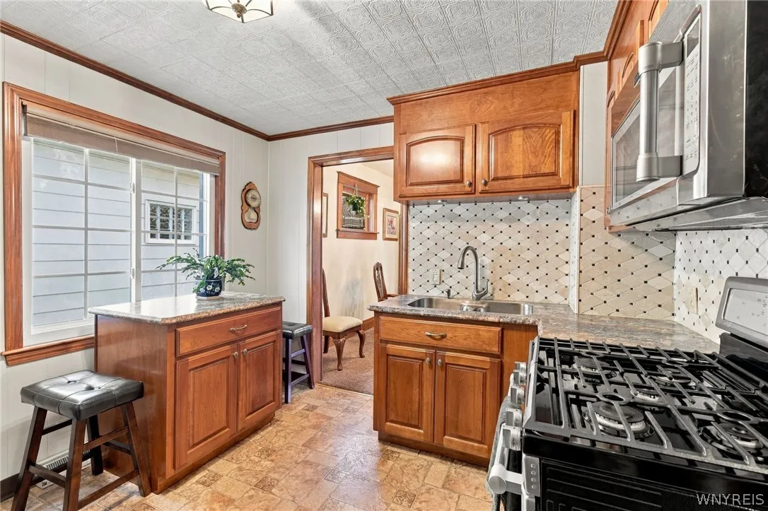 205 Norwalk Avenue, Buffalo, New York 14216, Buffalo, New York 14216, 3 Bedroom Bedrooms, 10 Room Rooms,2 BathroomBathrooms,Residential,For Sale,205 Norwalk Avenue, Buffalo, New York 14216,0,B1718212
