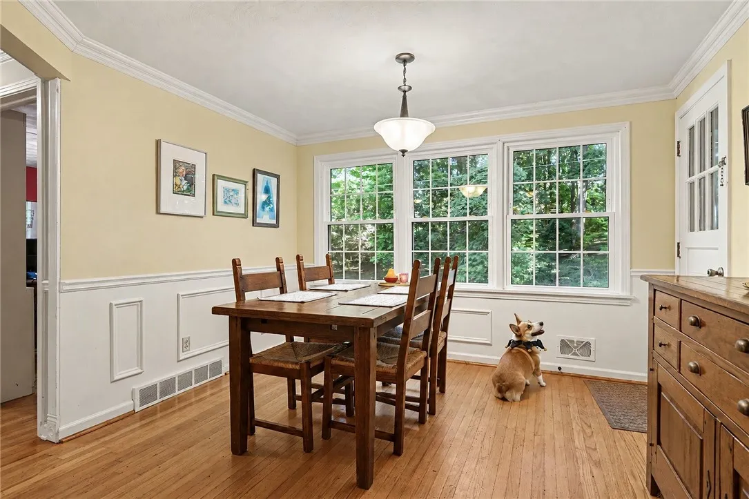 dining area-dog is virtual staging