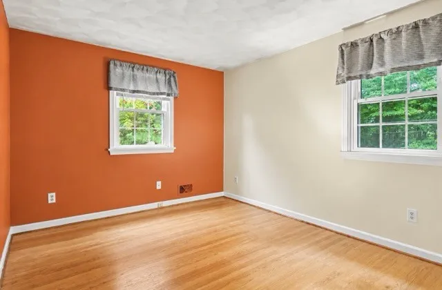 Bedroom 3 of 4