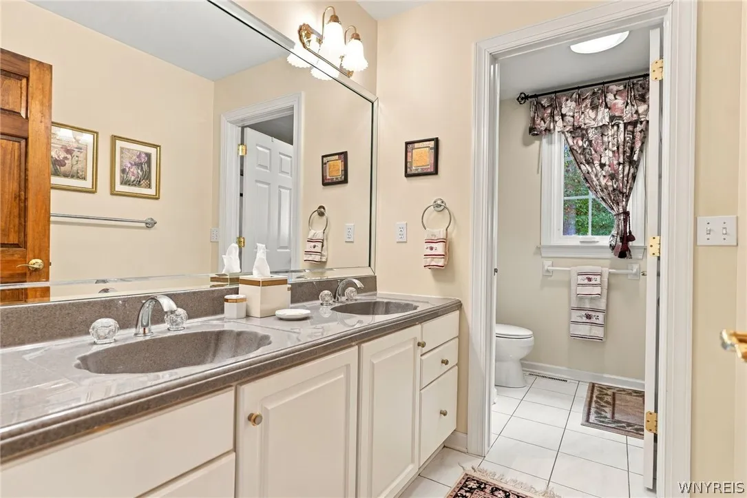 29 Deer, Orchard Park, New York 14127, Orchard Park, New York 14127, 5 Bedroom Bedrooms, 12 Room Rooms,4 BathroomBathrooms,Residential,For Sale,29 Deer, Orchard Park, New York 14127,0,B1718509