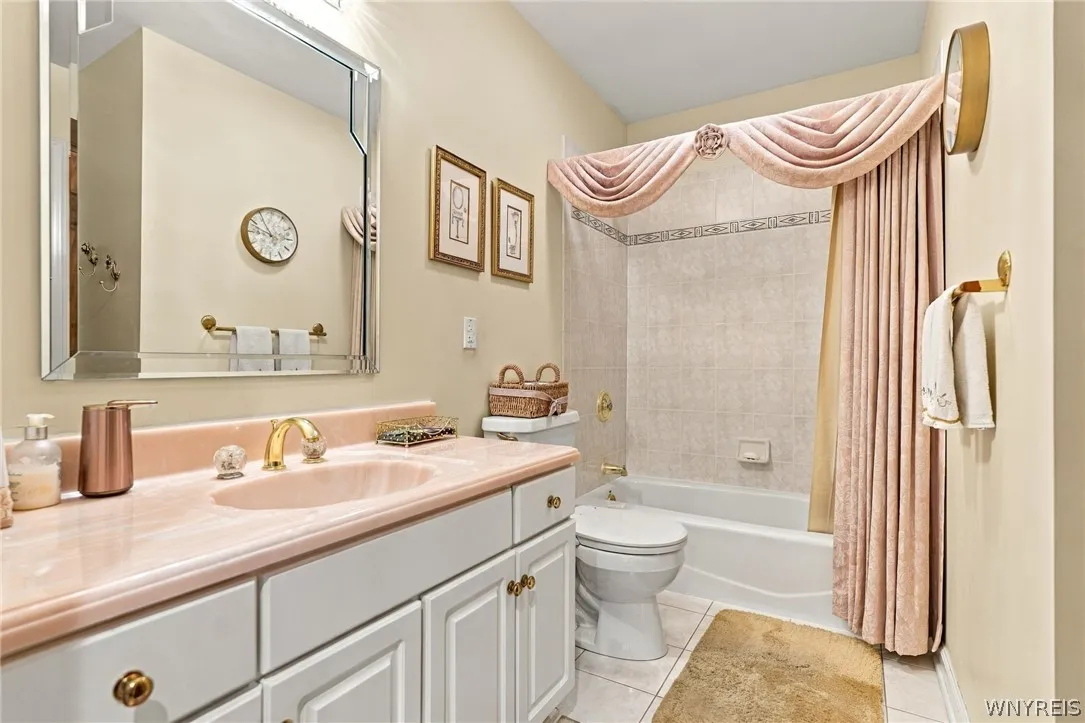 29 Deer, Orchard Park, New York 14127, Orchard Park, New York 14127, 5 Bedroom Bedrooms, 12 Room Rooms,4 BathroomBathrooms,Residential,For Sale,29 Deer, Orchard Park, New York 14127,0,B1718509