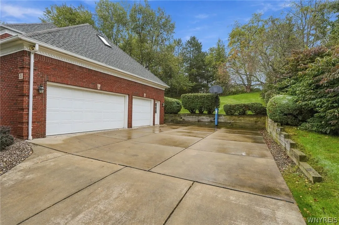 29 Deer, Orchard Park, New York 14127, Orchard Park, New York 14127, 5 Bedroom Bedrooms, 12 Room Rooms,4 BathroomBathrooms,Residential,For Sale,29 Deer, Orchard Park, New York 14127,0,B1718509