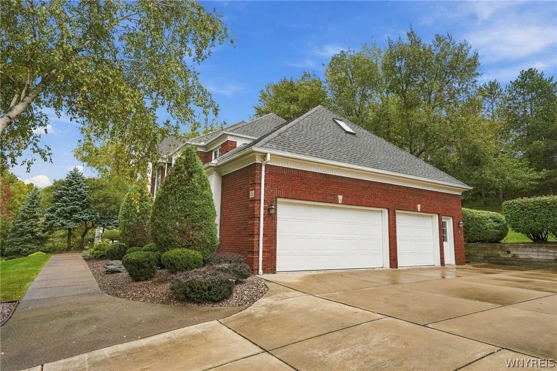 29 Deer, Orchard Park, New York 14127, Orchard Park, New York 14127, 5 Bedroom Bedrooms, 12 Room Rooms,4 BathroomBathrooms,Residential,For Sale,29 Deer, Orchard Park, New York 14127,0,B1718509