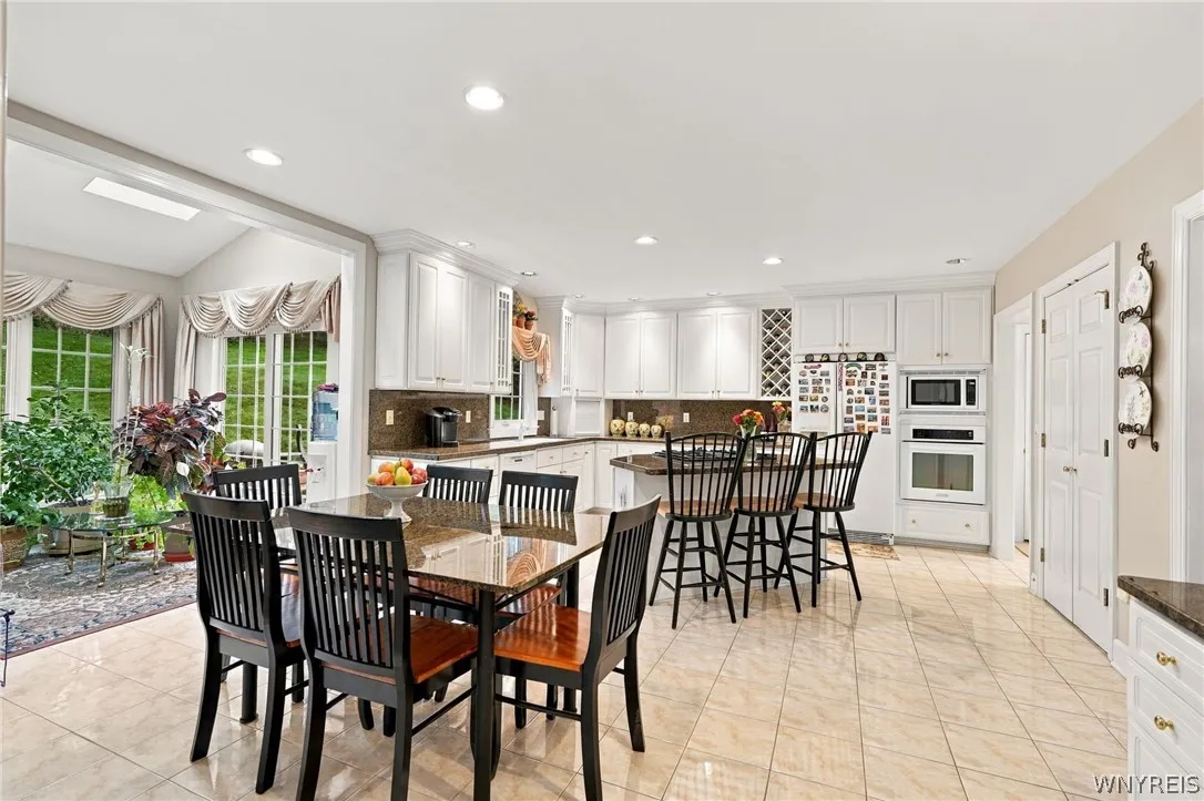 29 Deer, Orchard Park, New York 14127, Orchard Park, New York 14127, 5 Bedroom Bedrooms, 12 Room Rooms,4 BathroomBathrooms,Residential,For Sale,29 Deer, Orchard Park, New York 14127,0,B1718509