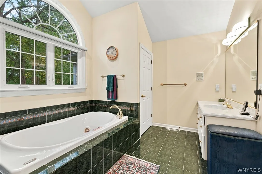 29 Deer, Orchard Park, New York 14127, Orchard Park, New York 14127, 5 Bedroom Bedrooms, 12 Room Rooms,4 BathroomBathrooms,Residential,For Sale,29 Deer, Orchard Park, New York 14127,0,B1718509
