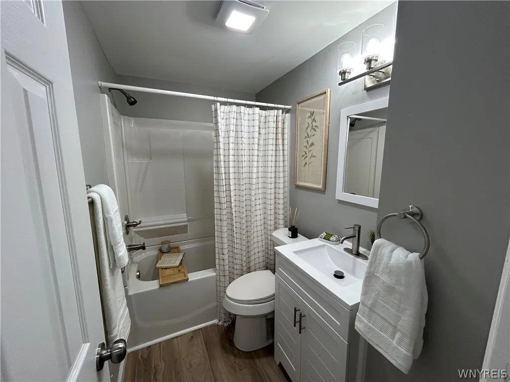 245 N Ellicott Street, Amherst, New York 14221, Amherst, New York 14221, 3 Bedroom Bedrooms, 7 Room Rooms,2 BathroomBathrooms,Residential,For Sale,245 N Ellicott Street, Amherst, New York 14221,0,B1717944