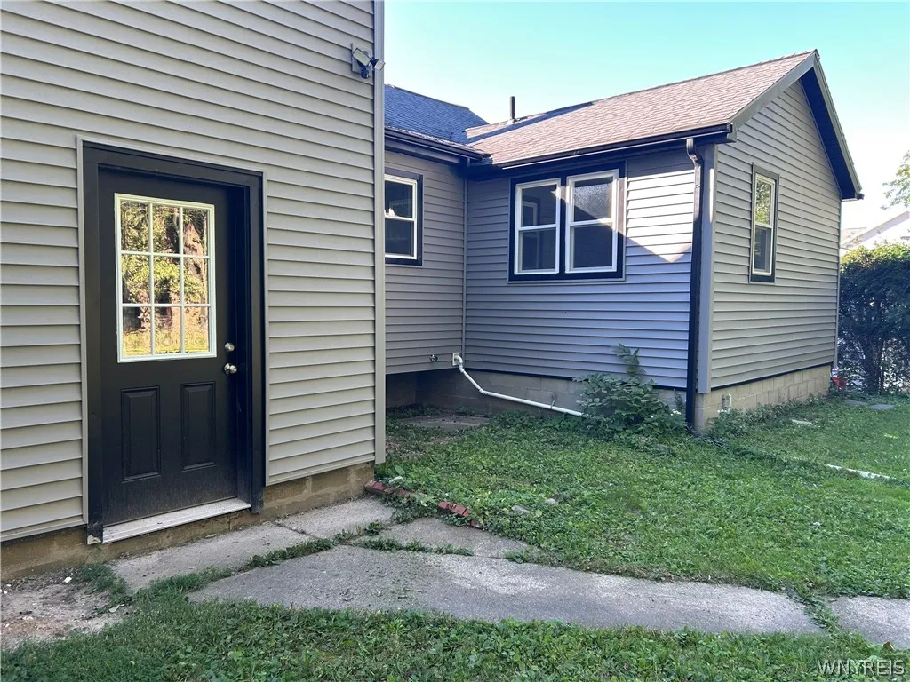 245 N Ellicott Street, Amherst, New York 14221, Amherst, New York 14221, 3 Bedroom Bedrooms, 7 Room Rooms,2 BathroomBathrooms,Residential,For Sale,245 N Ellicott Street, Amherst, New York 14221,0,B1717944