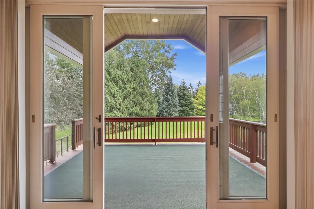 2 Oakfield Way, Pittsford, New York 14534, Pittsford, New York 14534, 2 Bedroom Bedrooms, 6 Room Rooms,3 BathroomBathrooms,Residential,For Sale,2 Oakfield Way, Pittsford, New York 14534,0,R1718530