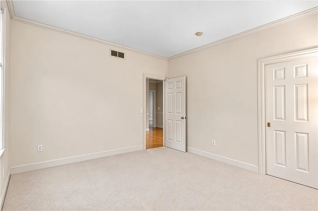2 Oakfield Way, Pittsford, New York 14534, Pittsford, New York 14534, 2 Bedroom Bedrooms, 6 Room Rooms,3 BathroomBathrooms,Residential,For Sale,2 Oakfield Way, Pittsford, New York 14534,0,R1718530