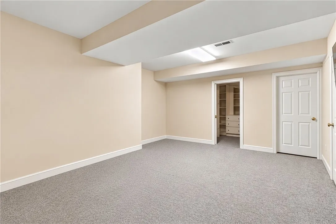 2 Oakfield Way, Pittsford, New York 14534, Pittsford, New York 14534, 2 Bedroom Bedrooms, 6 Room Rooms,3 BathroomBathrooms,Residential,For Sale,2 Oakfield Way, Pittsford, New York 14534,0,R1718530