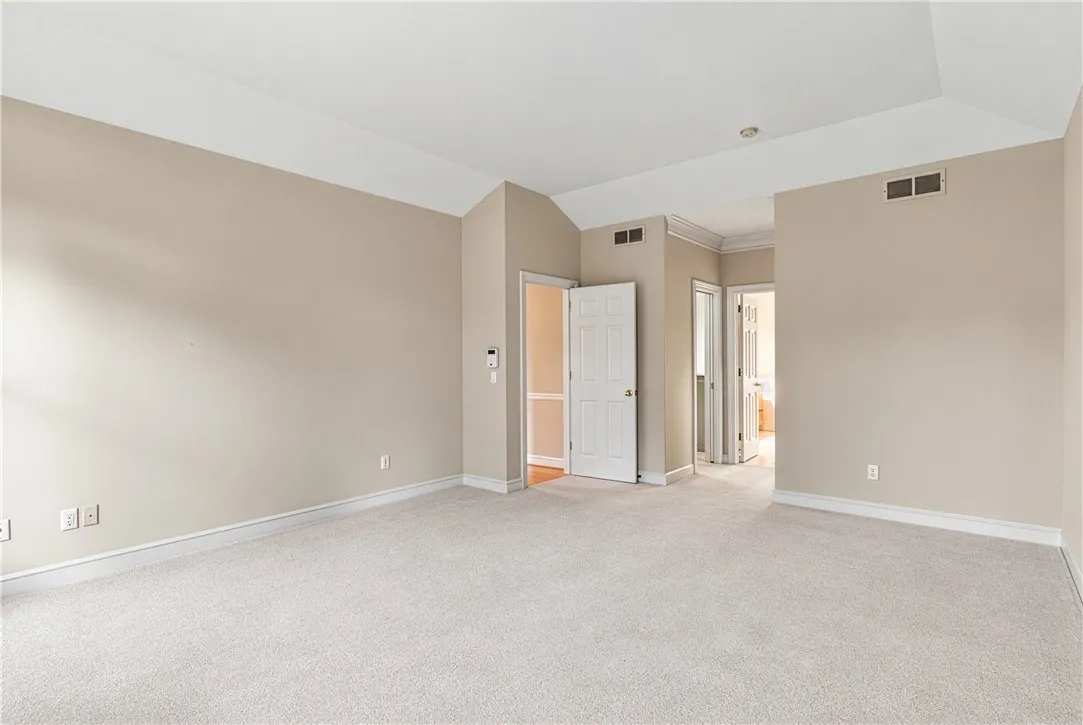 2 Oakfield Way, Pittsford, New York 14534, Pittsford, New York 14534, 2 Bedroom Bedrooms, 6 Room Rooms,3 BathroomBathrooms,Residential,For Sale,2 Oakfield Way, Pittsford, New York 14534,0,R1718530