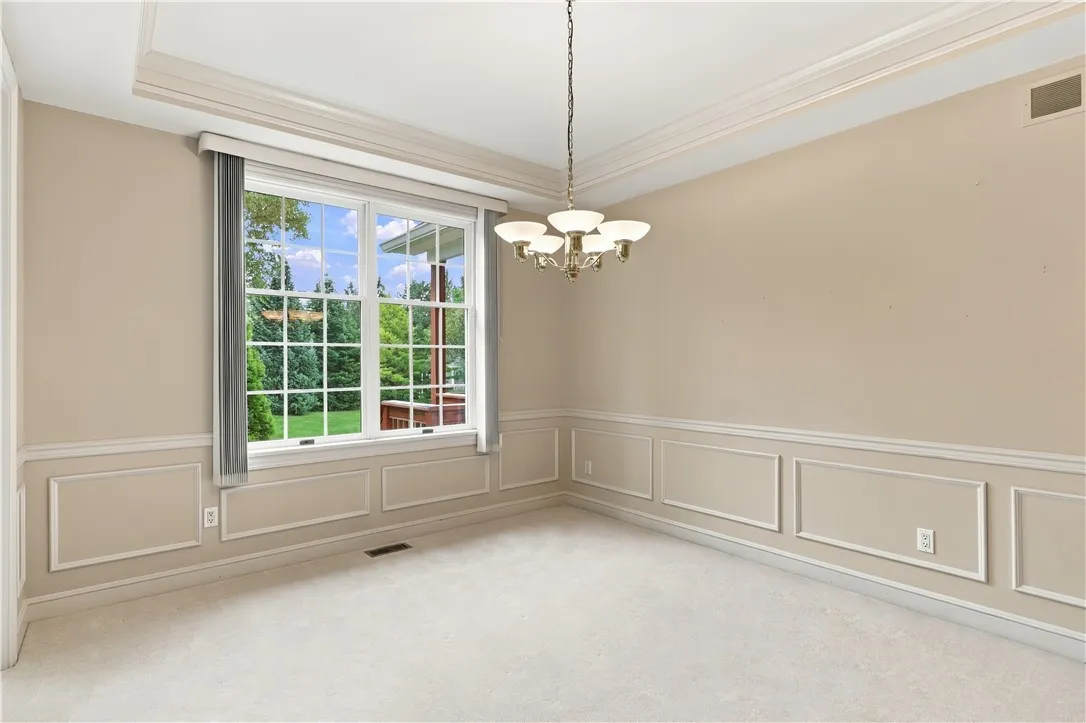 2 Oakfield Way, Pittsford, New York 14534, Pittsford, New York 14534, 2 Bedroom Bedrooms, 6 Room Rooms,3 BathroomBathrooms,Residential,For Sale,2 Oakfield Way, Pittsford, New York 14534,0,R1718530