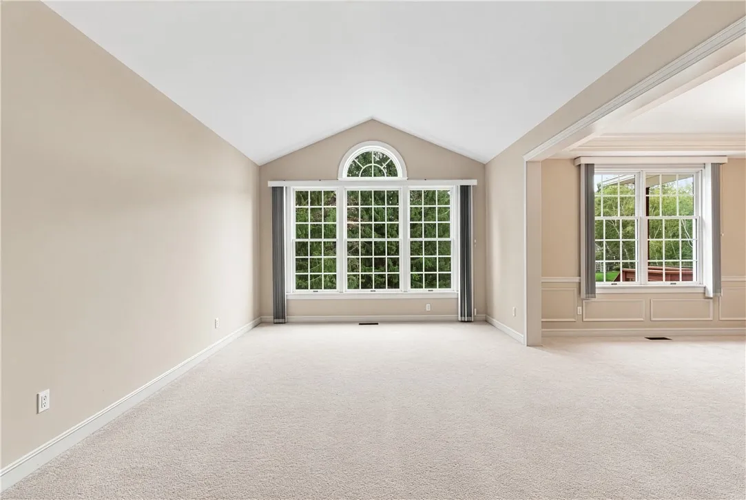 2 Oakfield Way, Pittsford, New York 14534, Pittsford, New York 14534, 2 Bedroom Bedrooms, 6 Room Rooms,3 BathroomBathrooms,Residential,For Sale,2 Oakfield Way, Pittsford, New York 14534,0,R1718530