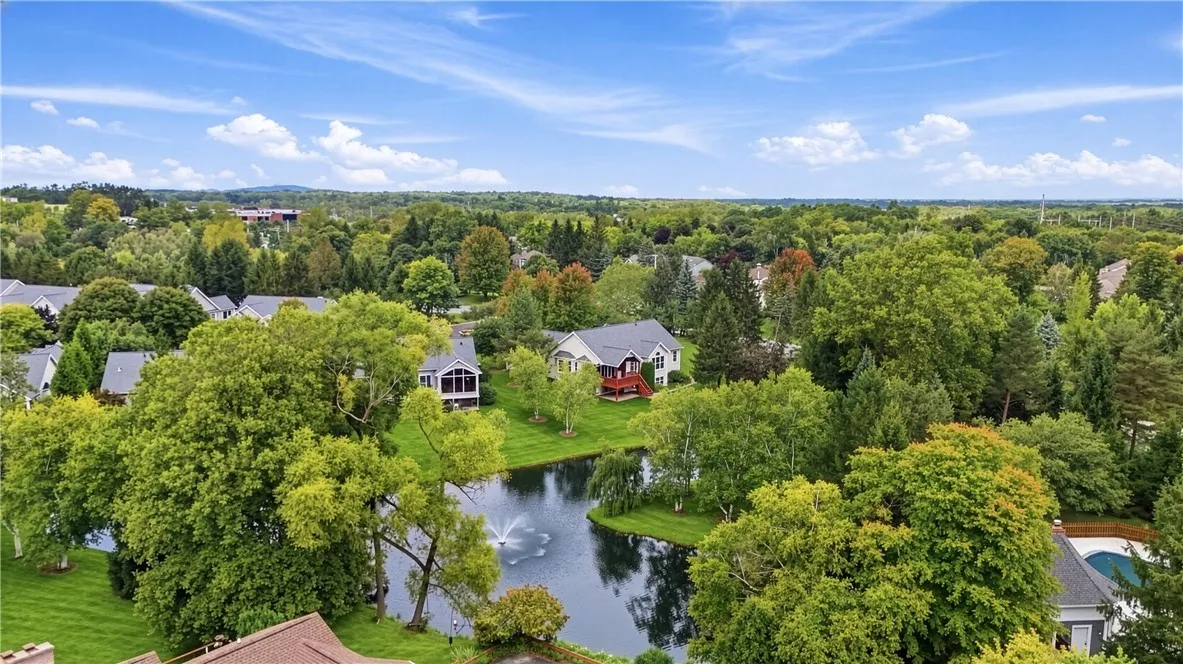 2 Oakfield Way, Pittsford, New York 14534, Pittsford, New York 14534, 2 Bedroom Bedrooms, 6 Room Rooms,3 BathroomBathrooms,Residential,For Sale,2 Oakfield Way, Pittsford, New York 14534,0,R1718530