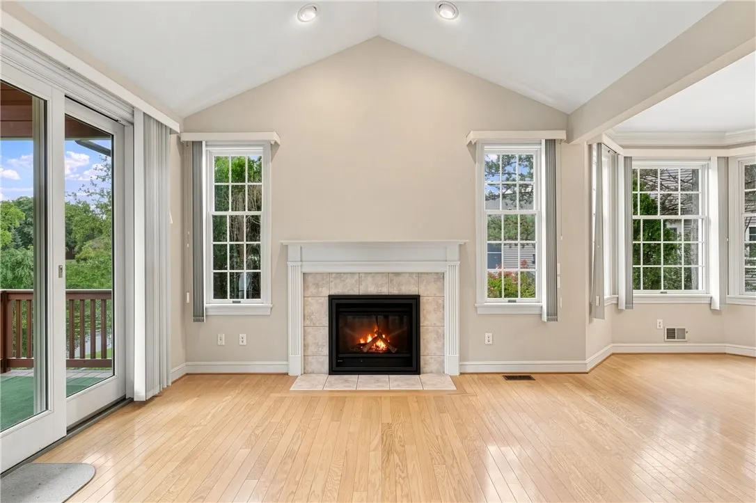 2 Oakfield Way, Pittsford, New York 14534, Pittsford, New York 14534, 2 Bedroom Bedrooms, 6 Room Rooms,3 BathroomBathrooms,Residential,For Sale,2 Oakfield Way, Pittsford, New York 14534,0,R1718530