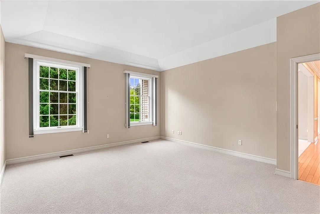 2 Oakfield Way, Pittsford, New York 14534, Pittsford, New York 14534, 2 Bedroom Bedrooms, 6 Room Rooms,3 BathroomBathrooms,Residential,For Sale,2 Oakfield Way, Pittsford, New York 14534,0,R1718530