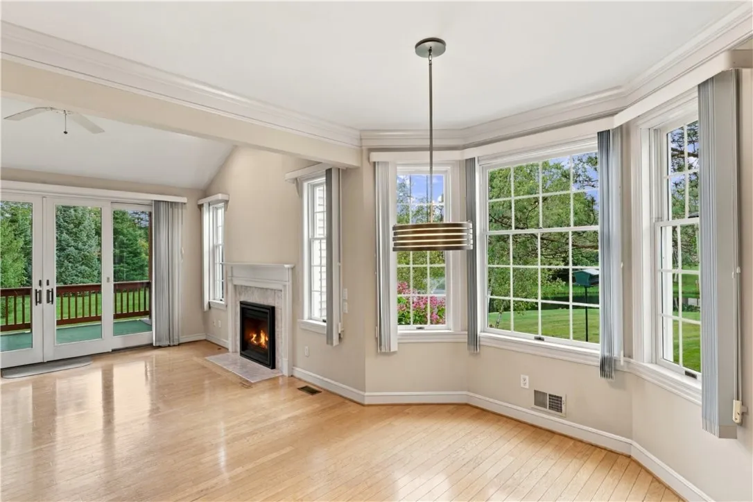 2 Oakfield Way, Pittsford, New York 14534, Pittsford, New York 14534, 2 Bedroom Bedrooms, 6 Room Rooms,3 BathroomBathrooms,Residential,For Sale,2 Oakfield Way, Pittsford, New York 14534,0,R1718530