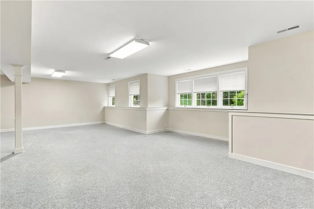 2 Oakfield Way, Pittsford, New York 14534, Pittsford, New York 14534, 2 Bedroom Bedrooms, 6 Room Rooms,3 BathroomBathrooms,Residential,For Sale,2 Oakfield Way, Pittsford, New York 14534,0,R1718530
