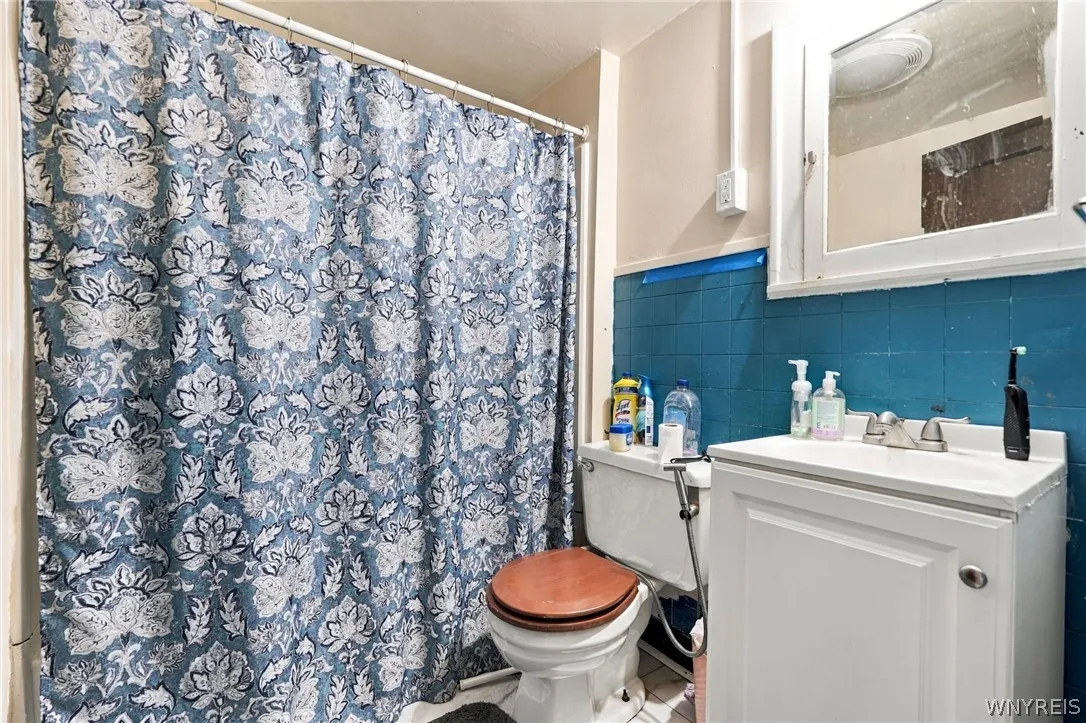 315 Winspear Avenue, Buffalo, New York 14215, Buffalo, New York 14215, 6 Bedroom Bedrooms, 10 Room Rooms,2 BathroomBathrooms,Residential,For Sale,315 Winspear Avenue, Buffalo, New York 14215,0,B1717486