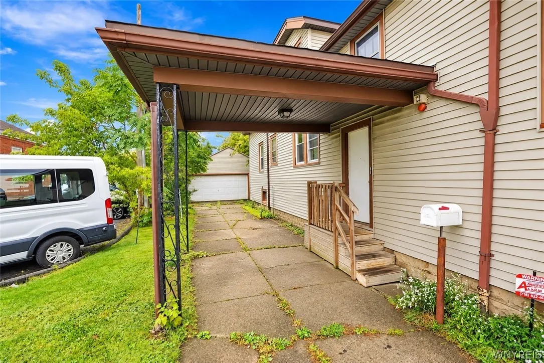 315 Winspear Avenue, Buffalo, New York 14215, Buffalo, New York 14215, 6 Bedroom Bedrooms, 10 Room Rooms,2 BathroomBathrooms,Residential,For Sale,315 Winspear Avenue, Buffalo, New York 14215,0,B1717486