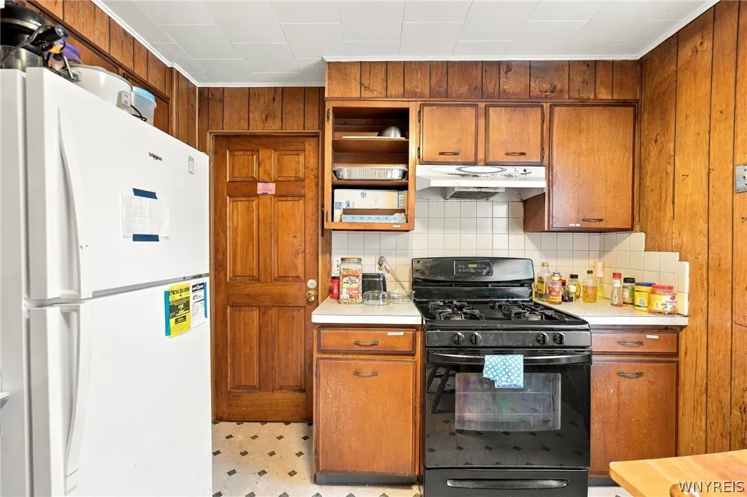 315 Winspear Avenue, Buffalo, New York 14215, Buffalo, New York 14215, 6 Bedroom Bedrooms, 10 Room Rooms,2 BathroomBathrooms,Residential,For Sale,315 Winspear Avenue, Buffalo, New York 14215,0,B1717486