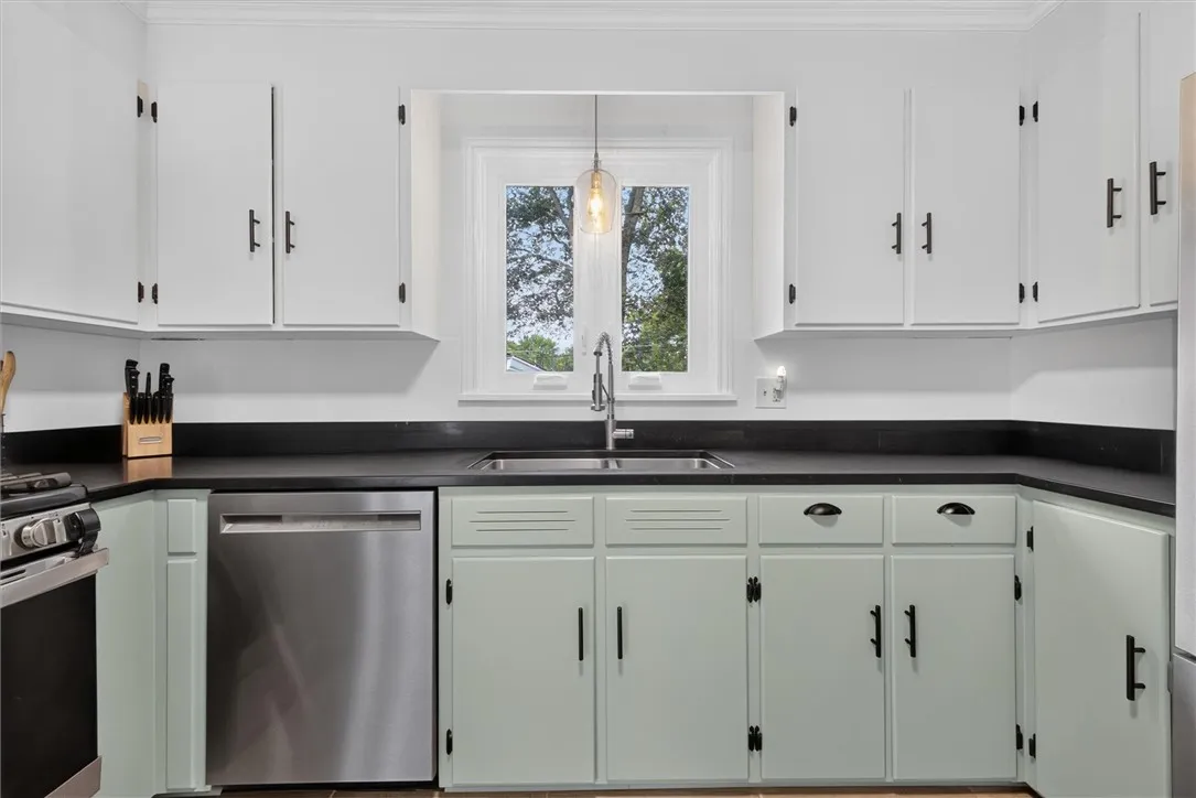 200 Winstead Road, Rochester, New York 14609, Rochester, New York 14609, 3 Bedroom Bedrooms, 5 Room Rooms,1 BathroomBathrooms,Residential,For Sale,200 Winstead Road, Rochester, New York 14609,0,R1718566