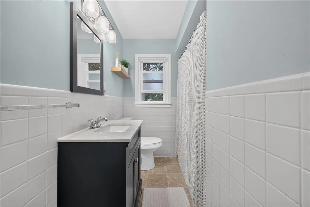200 Winstead Road, Rochester, New York 14609, Rochester, New York 14609, 3 Bedroom Bedrooms, 5 Room Rooms,1 BathroomBathrooms,Residential,For Sale,200 Winstead Road, Rochester, New York 14609,0,R1718566