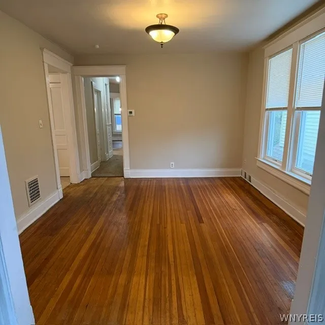 2 Flower Street 2, Buffalo, New York 14214, Buffalo, New York 14214, 6 Bedroom Bedrooms, ,2 BathroomBathrooms,Residential,For Sale,2 Flower Street 2, Buffalo, New York 14214,0,B1717689