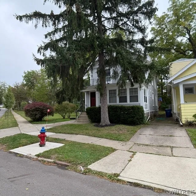 2 Flower Street 2, Buffalo, New York 14214, Buffalo, New York 14214, 6 Bedroom Bedrooms, ,2 BathroomBathrooms,Residential,For Sale,2 Flower Street 2, Buffalo, New York 14214,0,B1717689