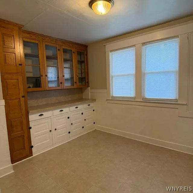 2 Flower Street 2, Buffalo, New York 14214, Buffalo, New York 14214, 6 Bedroom Bedrooms, ,2 BathroomBathrooms,Residential,For Sale,2 Flower Street 2, Buffalo, New York 14214,0,B1717689