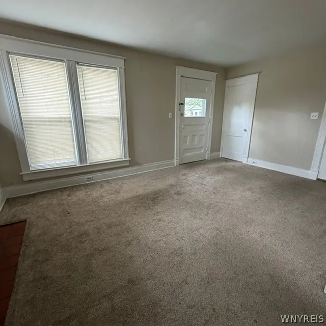 2 Flower Street 2, Buffalo, New York 14214, Buffalo, New York 14214, 6 Bedroom Bedrooms, ,2 BathroomBathrooms,Residential,For Sale,2 Flower Street 2, Buffalo, New York 14214,0,B1717689