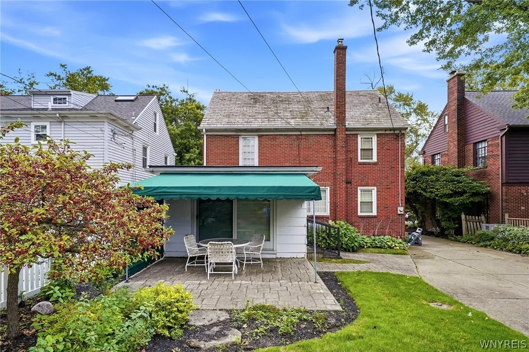 64 Grosvenor Road, Tonawanda, New York 14223, Tonawanda, New York 14223, 4 Bedroom Bedrooms, 10 Room Rooms,1 BathroomBathrooms,Residential,For Sale,64 Grosvenor Road, Tonawanda, New York 14223,0,B1718583