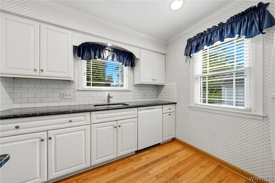 64 Grosvenor Road, Tonawanda, New York 14223, Tonawanda, New York 14223, 4 Bedroom Bedrooms, 10 Room Rooms,1 BathroomBathrooms,Residential,For Sale,64 Grosvenor Road, Tonawanda, New York 14223,0,B1718583