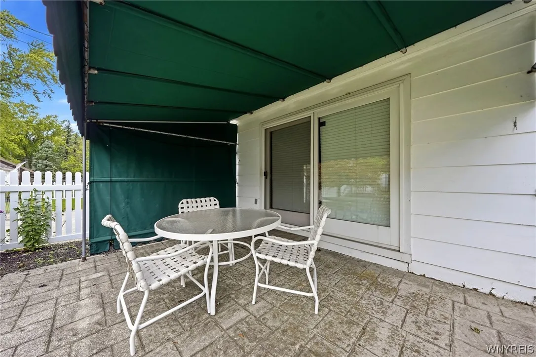 64 Grosvenor Road, Tonawanda, New York 14223, Tonawanda, New York 14223, 4 Bedroom Bedrooms, 10 Room Rooms,1 BathroomBathrooms,Residential,For Sale,64 Grosvenor Road, Tonawanda, New York 14223,0,B1718583