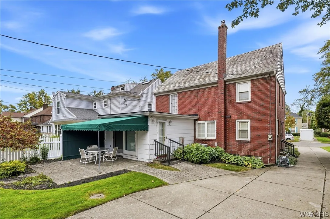 64 Grosvenor Road, Tonawanda, New York 14223, Tonawanda, New York 14223, 4 Bedroom Bedrooms, 10 Room Rooms,1 BathroomBathrooms,Residential,For Sale,64 Grosvenor Road, Tonawanda, New York 14223,0,B1718583