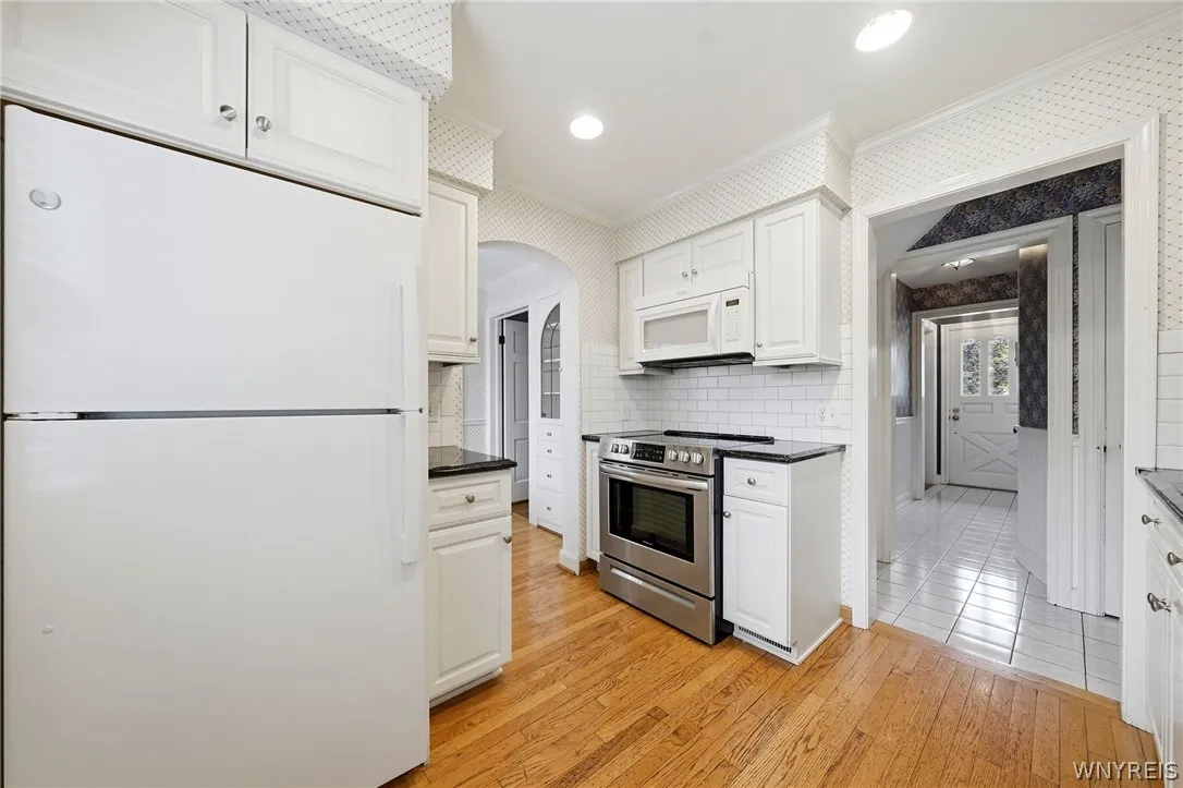 64 Grosvenor Road, Tonawanda, New York 14223, Tonawanda, New York 14223, 4 Bedroom Bedrooms, 10 Room Rooms,1 BathroomBathrooms,Residential,For Sale,64 Grosvenor Road, Tonawanda, New York 14223,0,B1718583